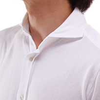 涼感のあるトレンドの“ビジポロ”で<br>軽快に着こなす 涼感のあるトレンドの“ビジポロ”で<br>軽快に着こなす